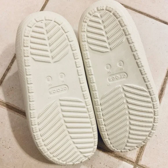 CROCS Vegan Suede Moc - Picture 4 of 10